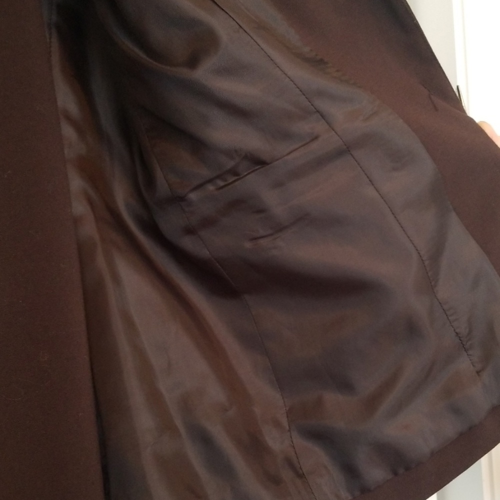 Women's suit - Picture 3 of 4